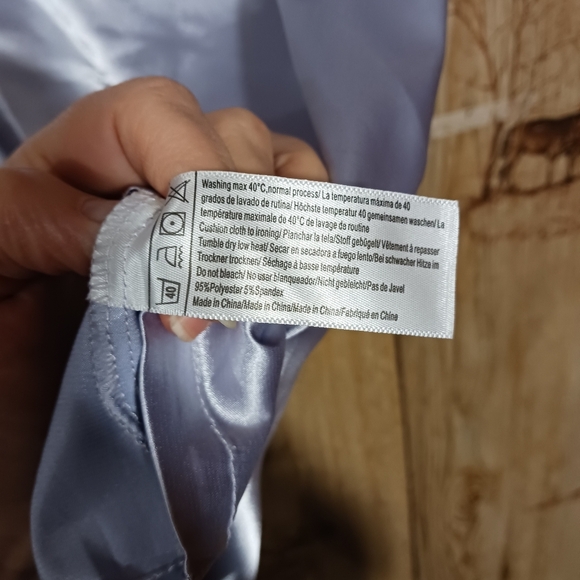 NWT Swomog Lavender Satin Button Down P.j Top Size Medium - Picture 5 of 7